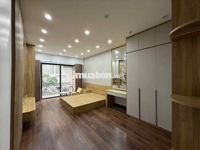 Phố PHÙNG CHÍ KIÊN - CẦU GIẤY, 50m2 x 6T, MT:4m, Thông sàn, Thang máy.