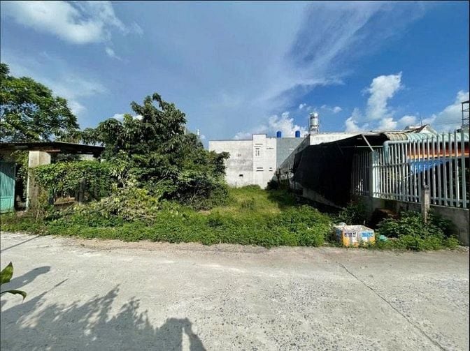 650Triệu. Đất mặt tiền 171m2 Sát Bệnh Viện Xuyên Á Sổ Hồng Riêng