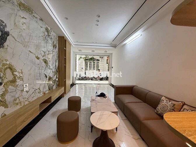 Phố PHÙNG CHÍ KIÊN - CẦU GIẤY, 50m2 x 6T, MT:4m, Thông sàn, Thang máy.