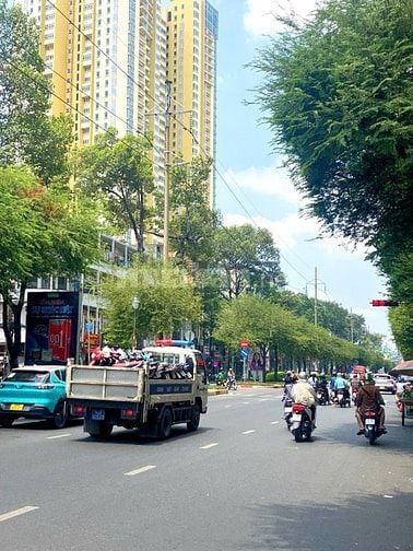 BÁN NHÀ MẶT TIỀN : 403 HỒNG BÀNG - P. 14 - Q. 5 - TPHCM