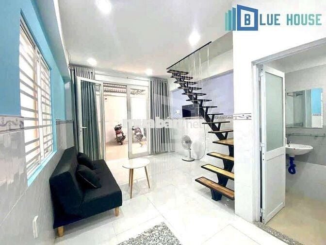 Cho thuê nhà 1 trệt 1 lầu .Giá:6.9tr.Đường Cộng Hoà .LH:***