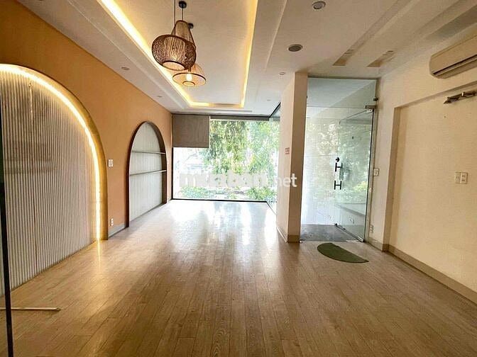 ✅ Cho thuê nhà 5 tầng mặt tiền : Trần Hưng Đạo , Sơn Trà ( Thang Máy )