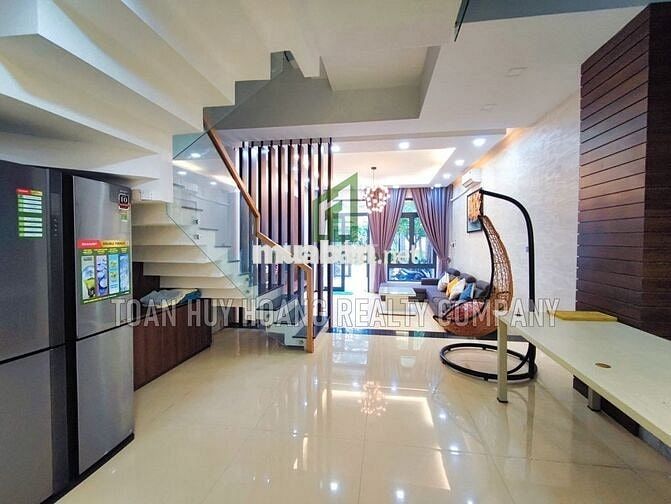Nhà đẹp khu Nam Việt Á 5 PN full nội thất hiện đại