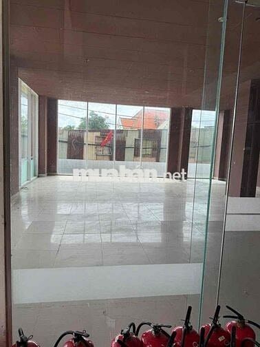 Cho thuê mặt bằng tầng trệt chung cư Trương Đình Hội p16 q8