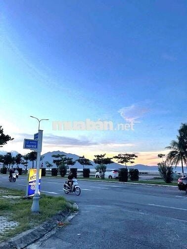 Bán đất lô góc hai mặt tiền Phan Thị Nể & Hòa Minh 4, DT 94m, ngang5m8
