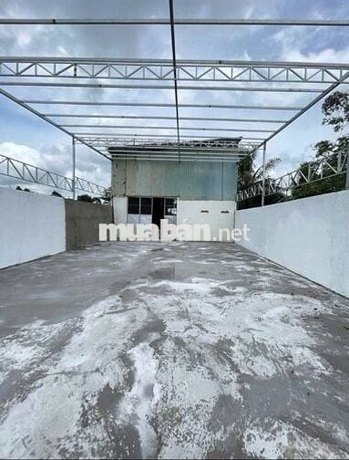 Bán gấp căn nhà xưởng  400m2 ở Phường Lộc Hưng,TX Trảng Bàng Giá 690Tr