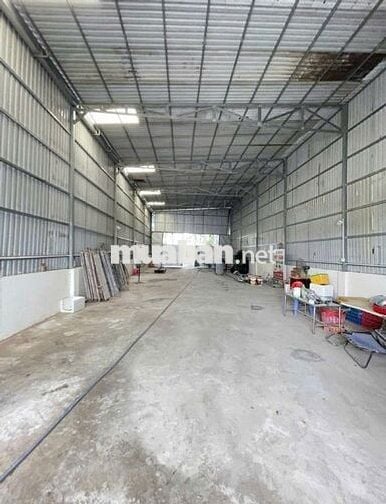 Bán gấp căn nhà xưởng  400m2 ở Phường Lộc Hưng,TX Trảng Bàng Giá 690Tr