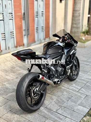 Yamaha R7 Full black