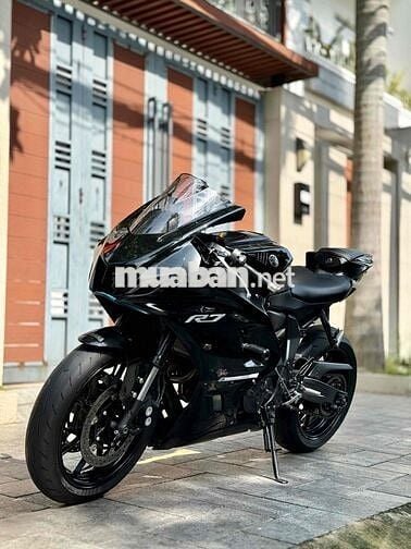 Yamaha R7 Full black
