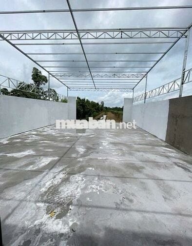 Bán gấp căn nhà xưởng  400m2 ở Phường Lộc Hưng,TX Trảng Bàng Giá 690Tr