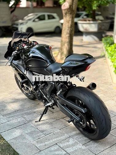 Yamaha R7 Full black