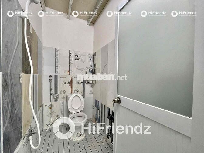 CHO THUÊ KHO CÓ THỂ Ở LẠI SIÊU RỘNG CÓ GÁC CAO 2M Ở VÒNG XOAY PHÚ LÂM