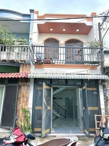 Chủ gửi bán nhà ấp đông 3 Dt 4 x12 đúc 2tâng 2 pn 2 W Giá 1 tỷ 990 bl