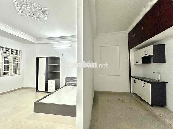 😍 CHDV 1 PHÒNG NGỦ - TÁCH BẾP có BAN CÔNG và CỬA SỔ ngay KHUÔNG VIỆT 😍