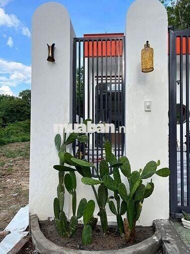 Cần bán căn cấp 4 như hình, sổ hồng riêng thổ cư full