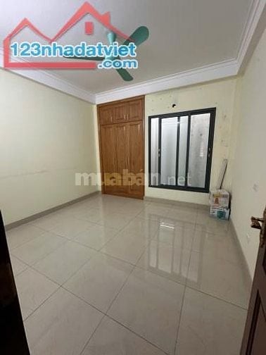 Cực hot! Nhà siêu to phân lô, vỉa hè, ô tô tránh LK Kiến Hưng DT 50m, 