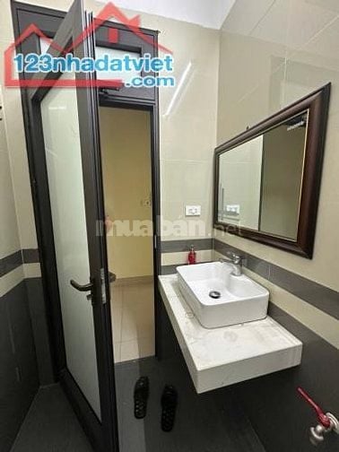 Cực hot! Nhà siêu to phân lô, vỉa hè, ô tô tránh LK Kiến Hưng DT 50m, 