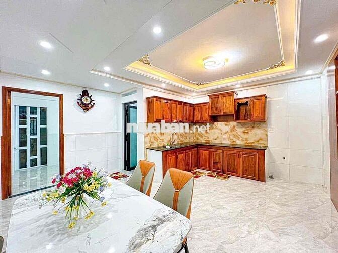 Nhà mới đẹp 3 phòng Hẻm 90 đường Hùng Vương