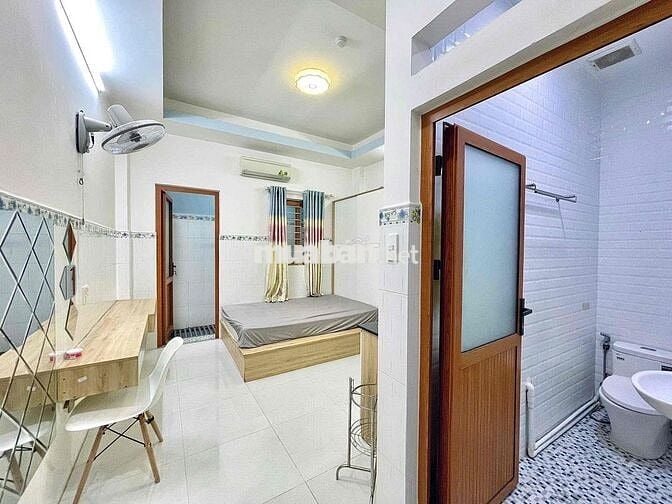 STUDIO 35m2 có BAN CÔNG MÁY GIẶT RIÊNG THANG MÁY TRUNG TÂM QUẬN 10