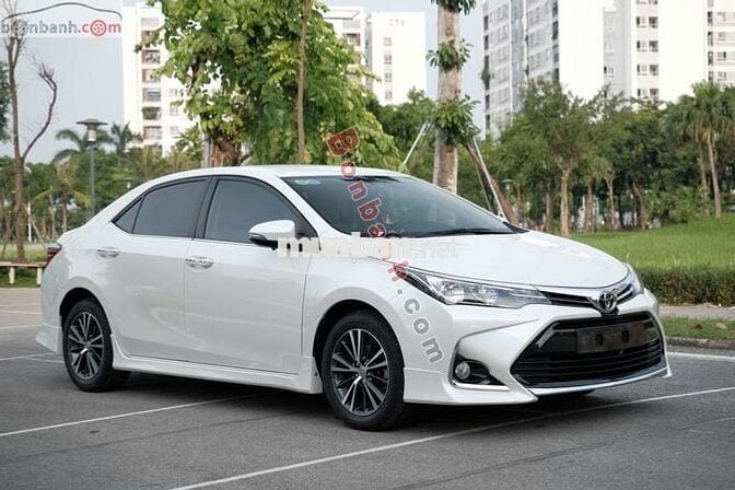Toyota Corolla altis 1.8E AT 2020 - 535 Triệu