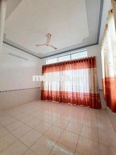 Mặt tiền 2 lầu đầu đường Lý Chính Thắng cách mặt tiền 3 tháng 2 30m