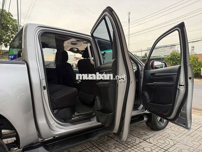 Toyota Hilux 2021 2.4E 4x2 AT - Cực chất