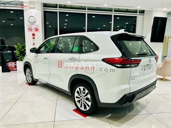 Toyota Innova Cross HEV 2.0 CVT 2025 - 973 Triệu
