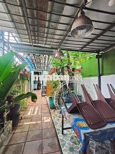 Bán gấp đất mt ql13 gần chợ bến lớn, 242m2, giá 3.95ty, rẻ nhất khu