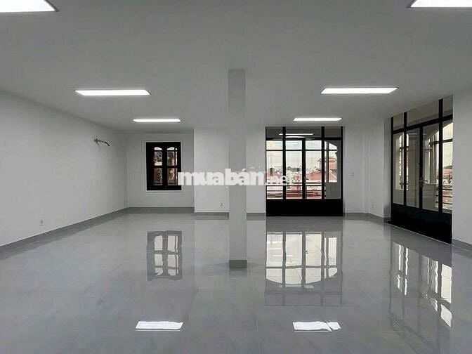 Cho Thuê Nhà Trệt 3 Lầu Góc 2 MT Gần Bến Ninh Kiều TT Cần Thơ