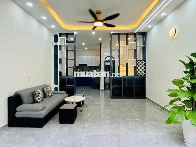 BÁN NHÀ 3 LẦU ĐẸP FULL NT-  DTSD 130M2– 5TY950- CÔNG VIÊN LÀNG HOA GV