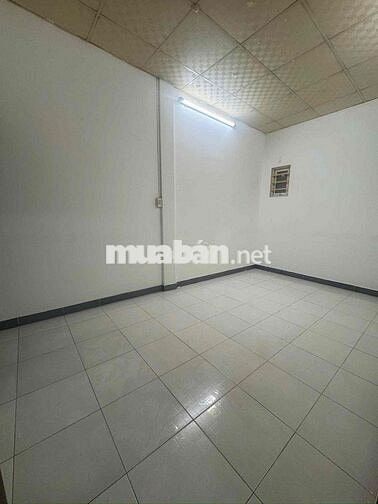 Cho thuê mặt tiền Phan Đình Phùng gần bến Ninh Kiều và chợ Tân An