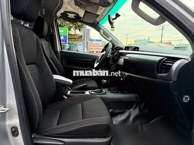 Toyota Hilux 2021 2.4E 4x2 AT - Cực chất