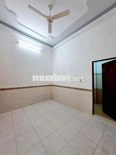 Mặt tiền 2 lầu đầu đường Lý Chính Thắng cách mặt tiền 3 tháng 2 30m