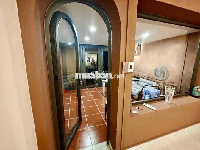 CẦN BÁN TẬP THỂ TẦNG 2 LÊ THÁNH TÔNG - HOÀN KIẾM