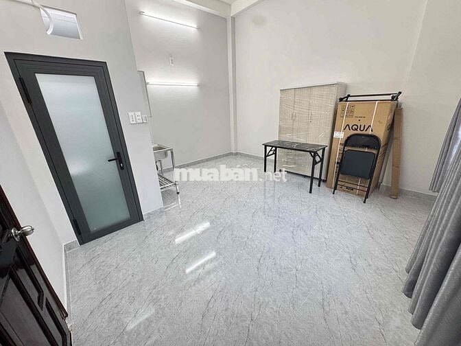 CHO THUÊ PHÒNG GIÁ RẺ FULL NỘI THẤT CỬA SỔ TRỜI  EMART PHAN HUY ÍCH