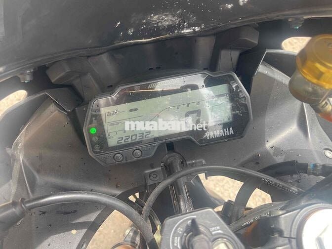 r15 xe đep nhiều đồ chơi như hình