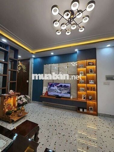 Mặt tiền đường số . Đường thông 3 đường lớn