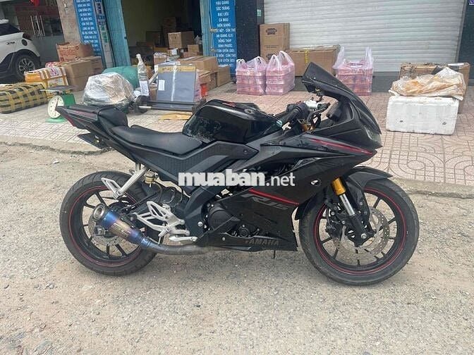 r15 xe đep nhiều đồ chơi như hình