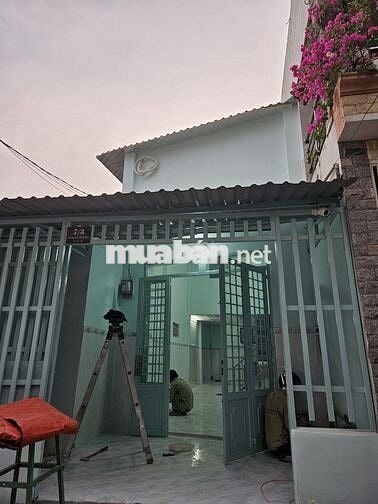 Cho thuê nhà nguyên căn hẻm xe hơi vào tận cửa,nhà thoáng mát, an ninh