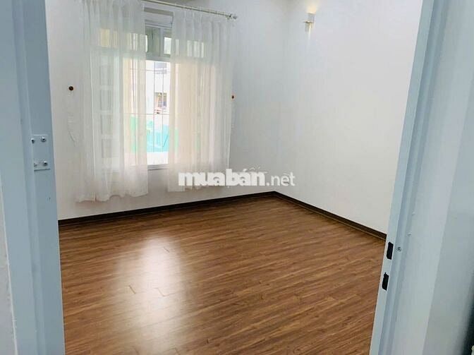 Bán Căn Hộ Tập Thể Tầng 5. Khu Nghĩa Tân. 70m2 Fuil Nội Thất.