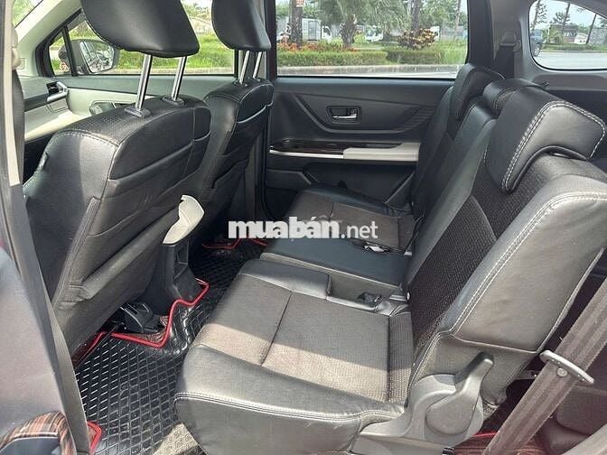 bán Toyota Veloz Cross 2022 màu đỏ số tự động