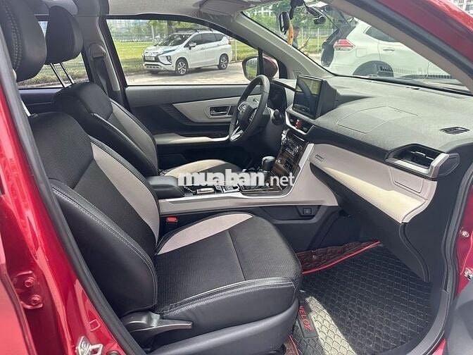 bán Toyota Veloz Cross 2022 màu đỏ số tự động