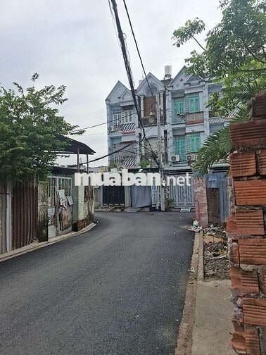 Bán  nhà  sát  bên  chợ  thiếc
