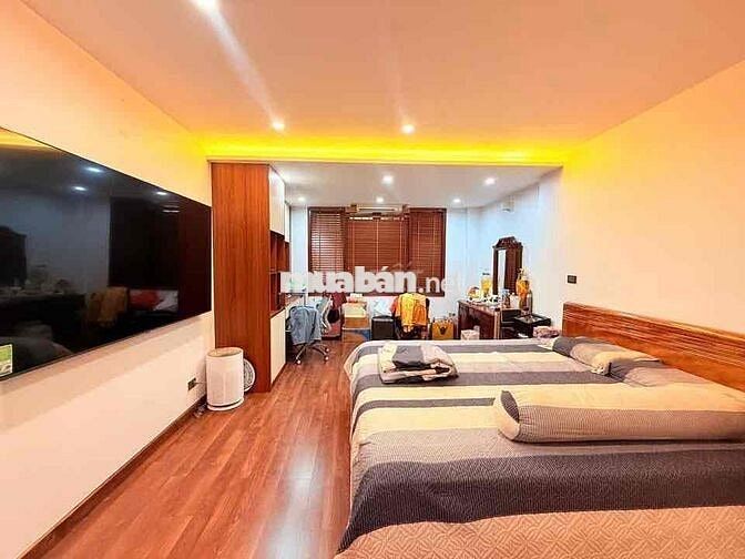 Bom Vip Lạc Long Quân 40m2 - 5 Tầng - 10m Ra Oto tránh nhà dân xây 12