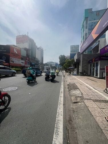 Nhanh Tay Sở hữu Khu Đất Lớn - Siêu Hiếm Trên Trục Cộng Hòa Tân Bình