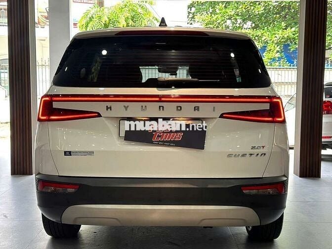 Hyundai Custin 2023 Cao Cấp 2.0T,màu trắng,21000km