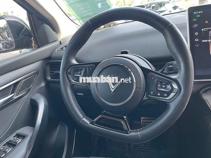 VinFast VF8 2023 Eco - 49000 km