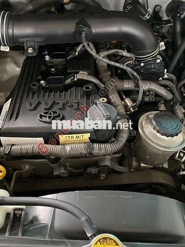 Toyota Innova 2.0E 2015 vàng đồng