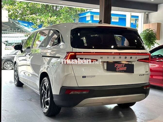 Hyundai Custin 2023 Cao Cấp 2.0T,màu trắng,21000km