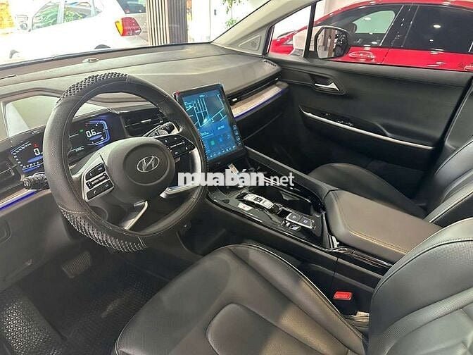 Hyundai Custin 2023 Cao Cấp 2.0T,màu trắng,21000km